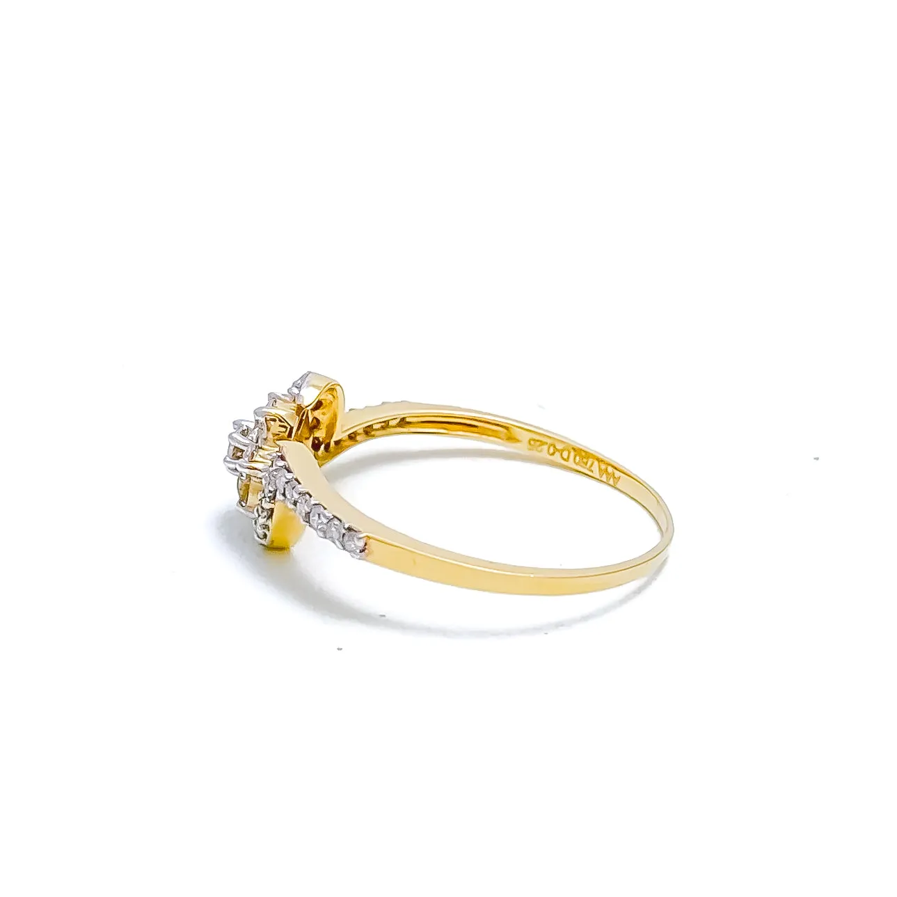 Beautiful Chic Diamond Ring