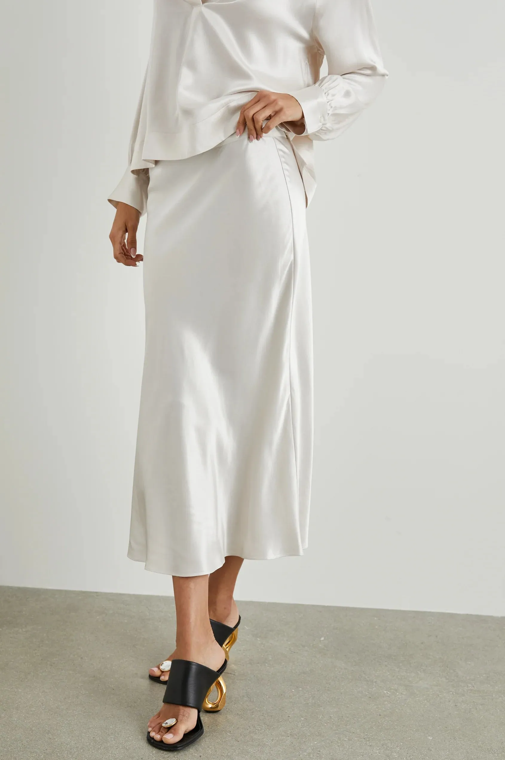 Berlin Skirt ~ Ivory