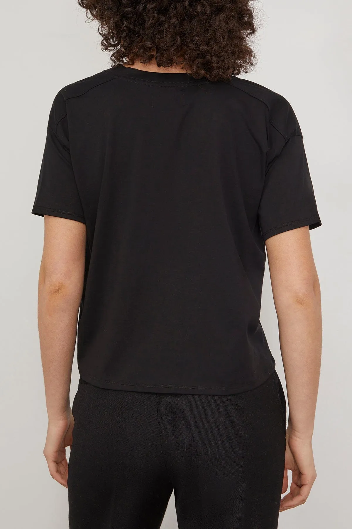 Faaa V Neck T-Shirt in Black