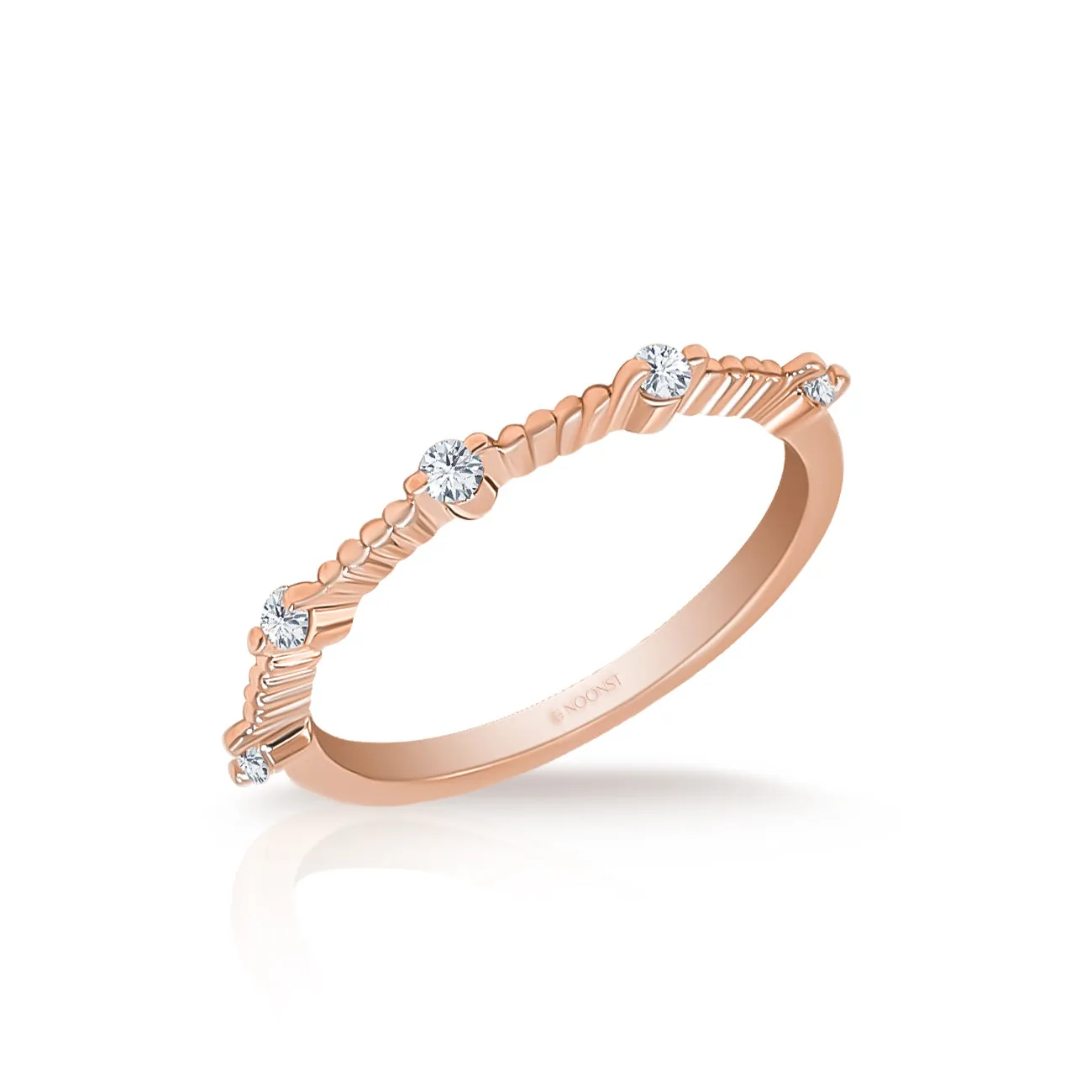 FEMININE CHIC DIAMOND RING