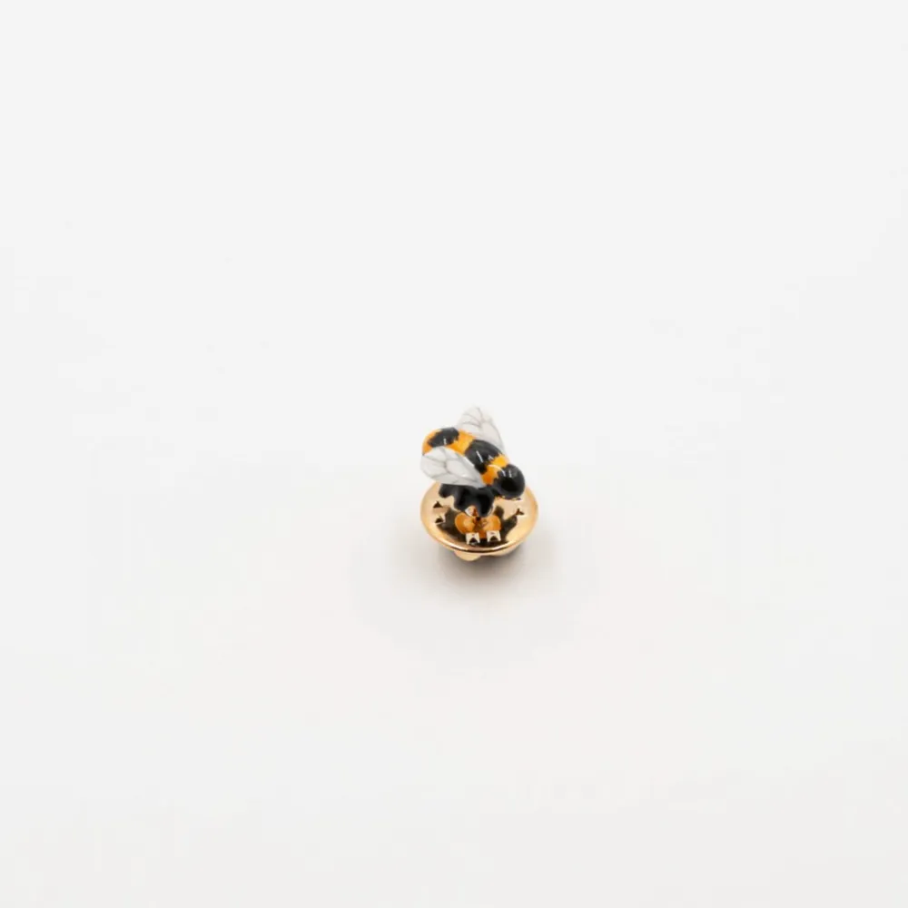 Nach Bee Pin